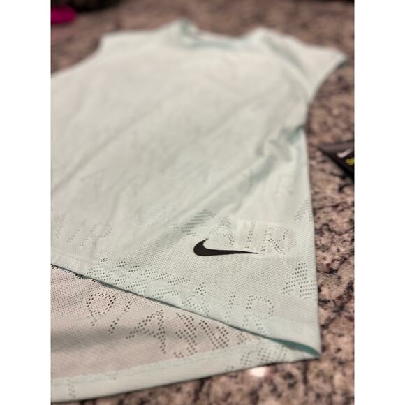Nike womens NWT running top size S - Picture 7 of 12